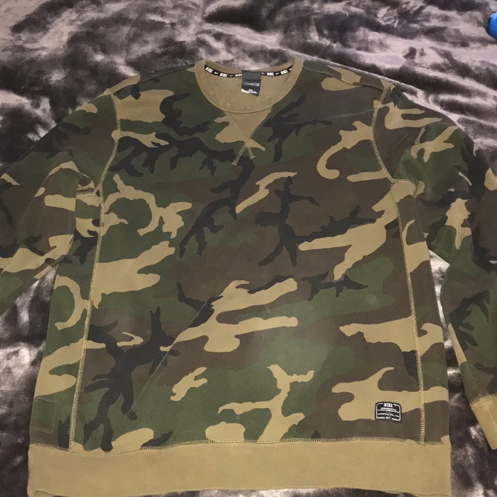Camouflage Nike sweatshirt